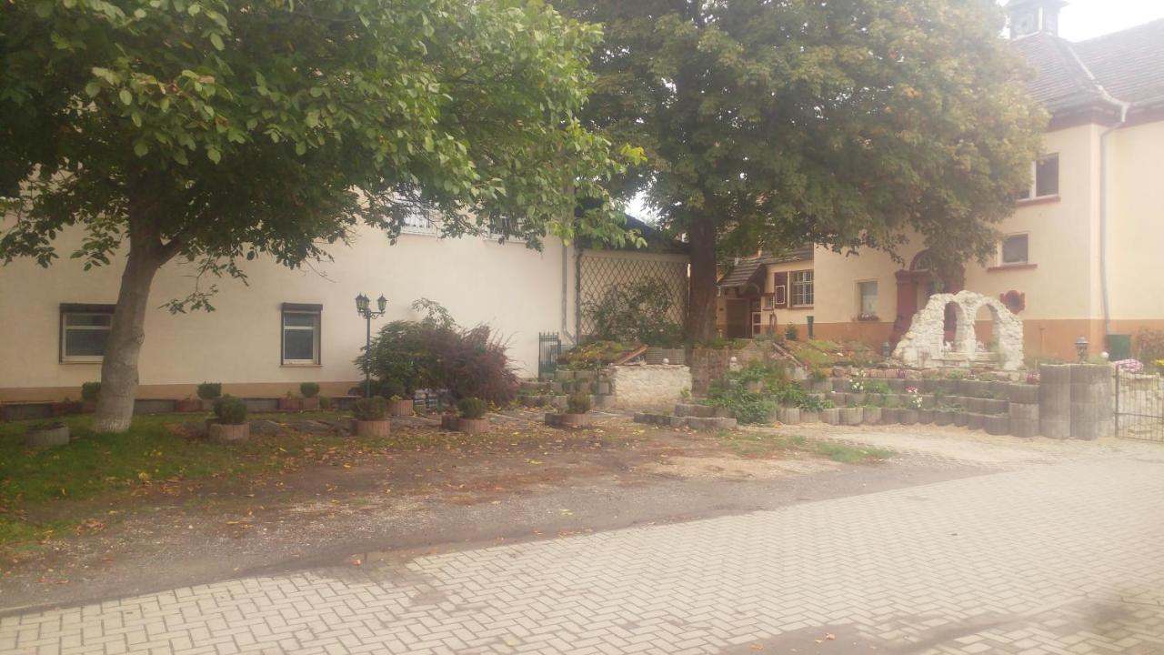 Historische Schule "Ferienwohnung Pauline" I&Ii Stobnitz ภายนอก รูปภาพ